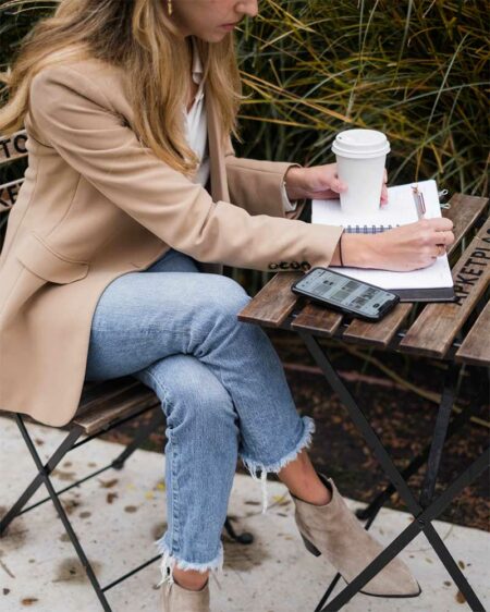 How do you get paid to write blogs?