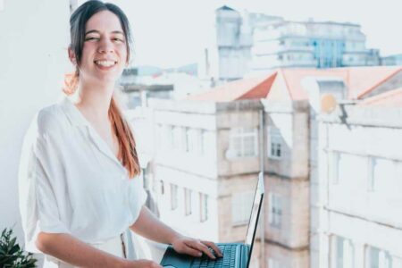 Use Social Media to Stand Out in the Real Estate Market and Grow Your Business