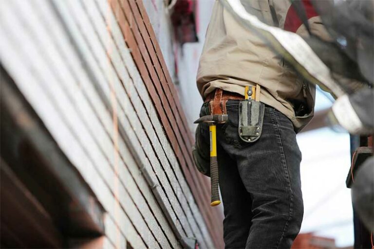 Pitfalls To Avoid When Working With Contractors